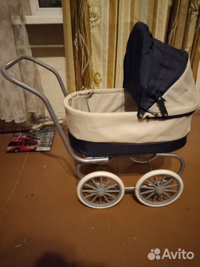 Коляска для кукол