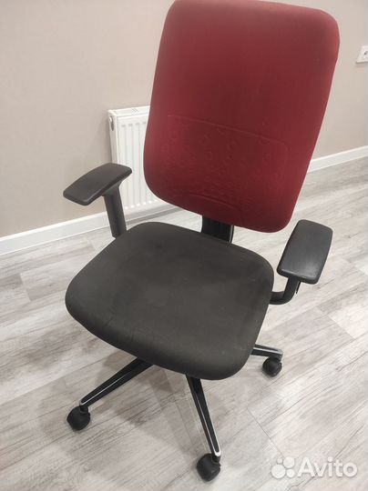 Компьютерное кресло
