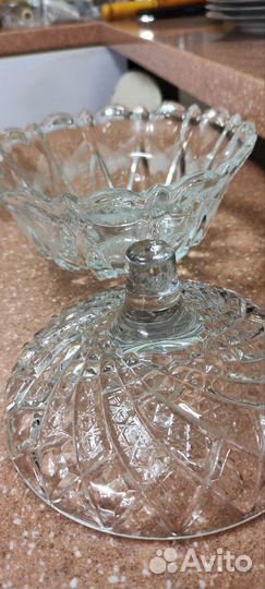 Хрусталь: конфетница и ваза для цветов