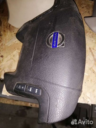 Подушка безопасности руля на Volvo S 80