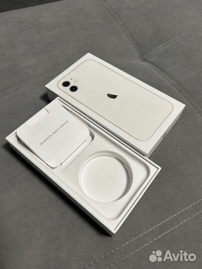 Коробка от iPhone 11 белый