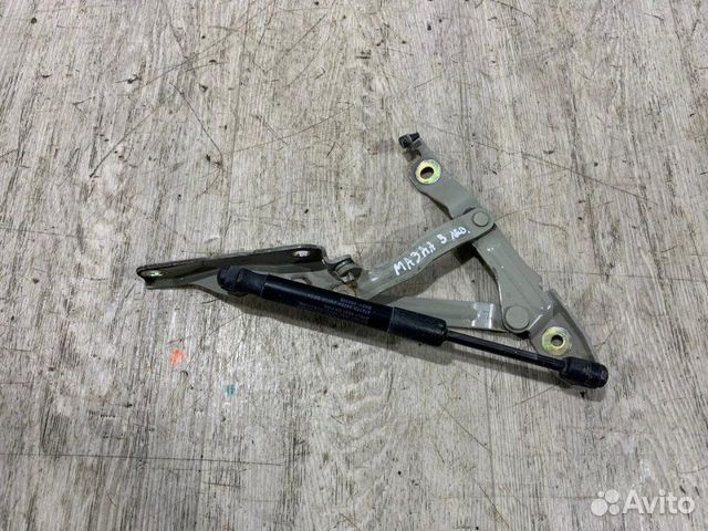 Петля крышки багажника левая Mazda 3 BK 2002-2009