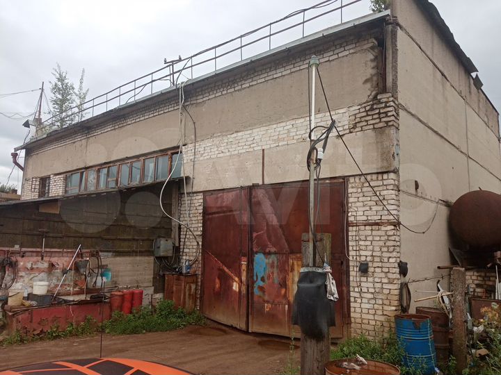 Гараж, > 30 м²