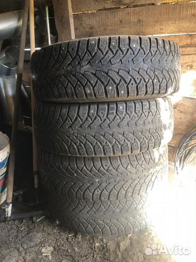 Nokian Tyres Nordman 4 215/65 R16