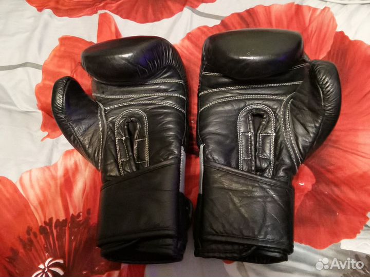 Боксерские перчатки demix