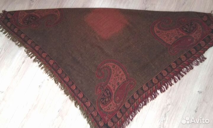 Платок теплый фирмы rossini