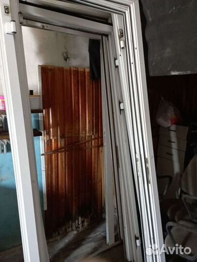 Дверь алюминиевая входная бу 90