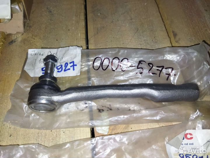 Рулевой наконечник левый Toyota Carina E Corona