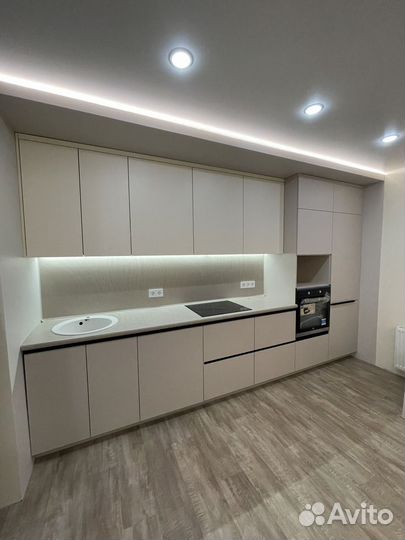 Кухонный гарнитур на заказ от фабрики