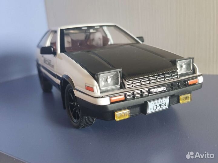 Модель машины AE86 в масштабе 1:20