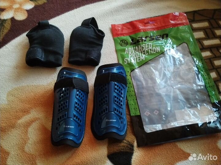 Щитки футбольные детские Larsen