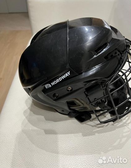 Шлем хоккейный
