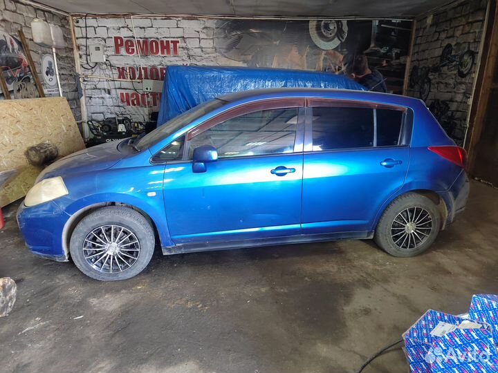 Nissan Tiida 1.5 AT, 2004, 68 000 км