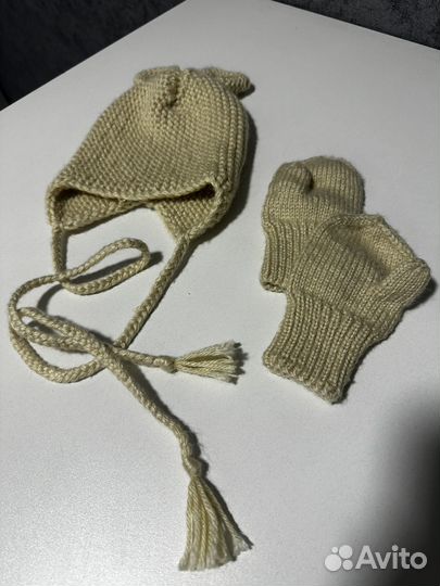 Шапка и варежки ручная работа на 2 годика