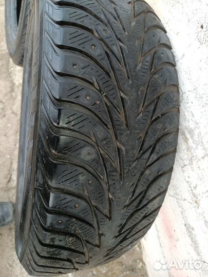 Yokohama IceGuard Stud IG65 235/65 R17 108T