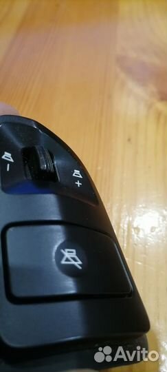 Кнопки управления магнитолой