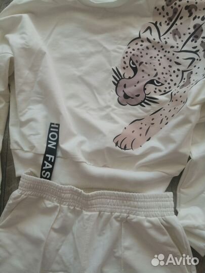 Спортивный костюм женский