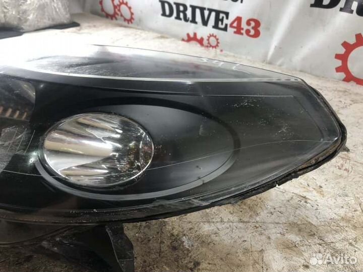 Фара передняя левая Renault Sandero хетчбек 1390