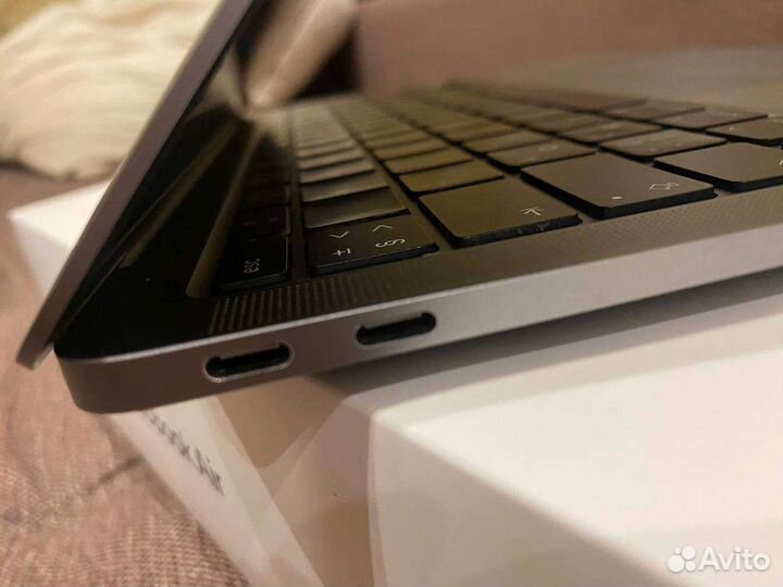 Macbook air 13 2020 i3
