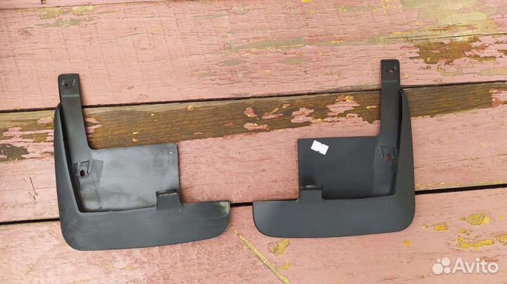 Брызговик тойота королла 210