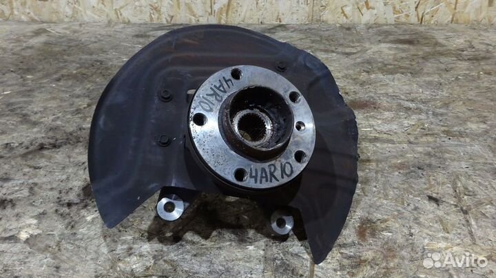 Кулак передний правый BMW X3 E83 бмв Х3 Е83