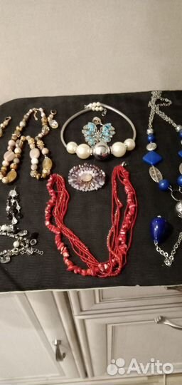 Бусы из натуральных камней (бижутерия)