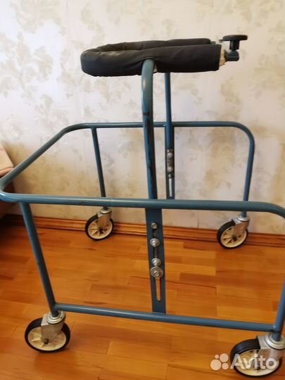 Колесо для тележки