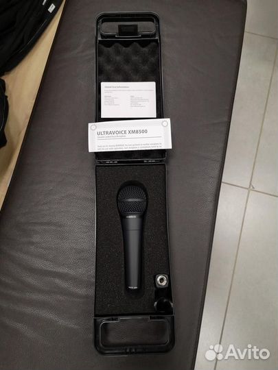 Вокальный микрофон Behringer XM8500A