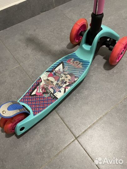 Самокат детский трехколесный LOL
