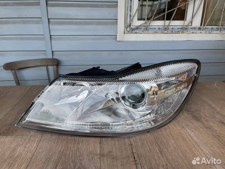 Фара передняя левая Skoda Octavia A5 2008-2013