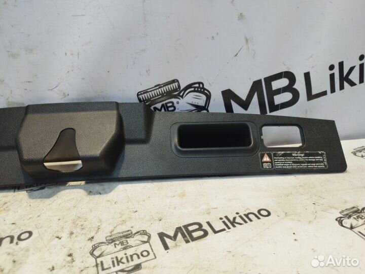 Накладка замка багажника Mercedes Gl X164