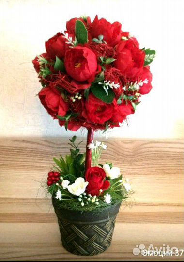 Красный топиарий