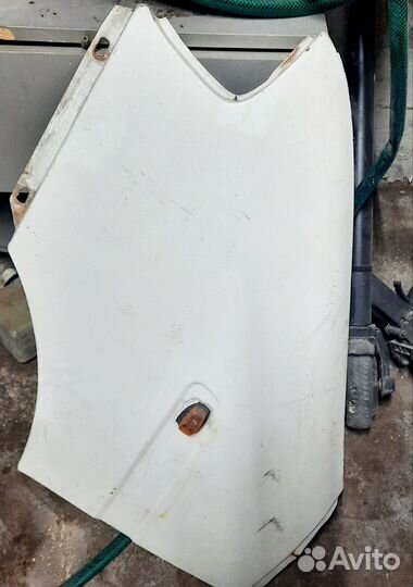 Крыло переднее левое,правое газ 3302