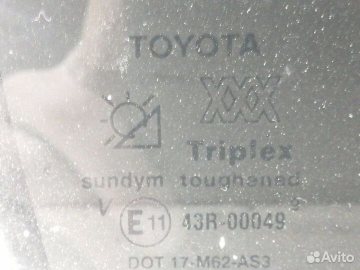 Стекло двери (форточка) заднее правое Toyota