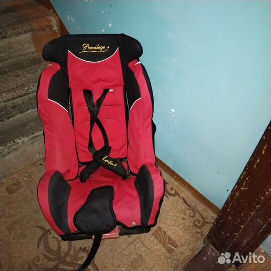 Детское автомобильное кресло бу