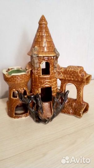 Замок в аквариум