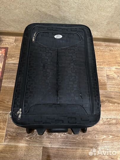 Чемодан на колесах