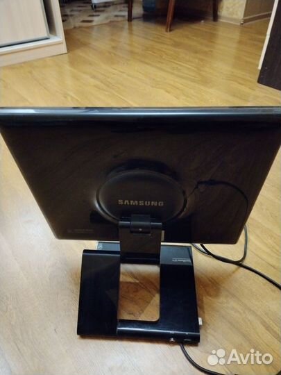 Монитор Samsung