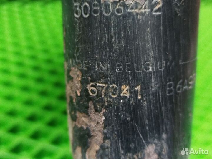 Задние стойки Mitsubishi carisma