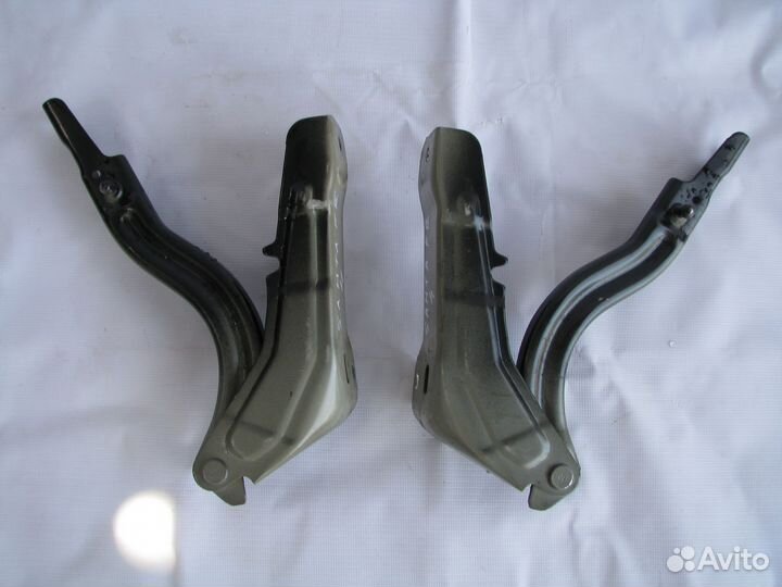 Hyundai Santa Fe 4 Петля капота левая правая