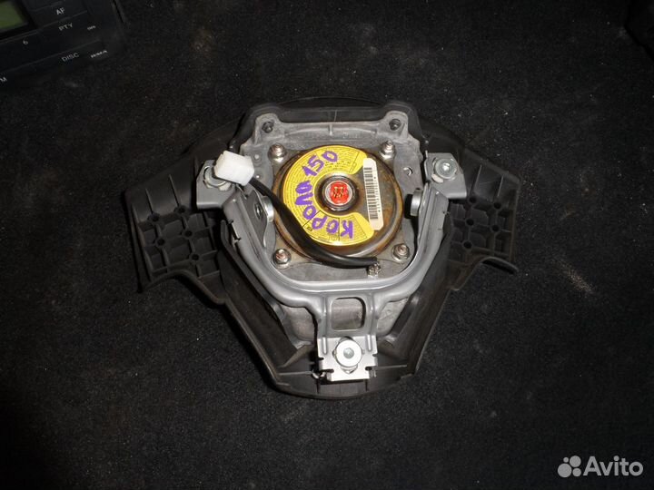 Подушка безопасности в руль Toyota Corolla 150