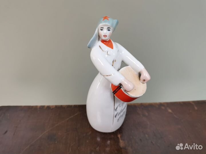 Статуэтка фарфор буденовец барабанщик СССР зхк