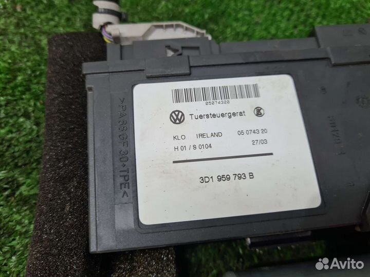 Моторчик стеклоподъемника передний левый Touareg 1