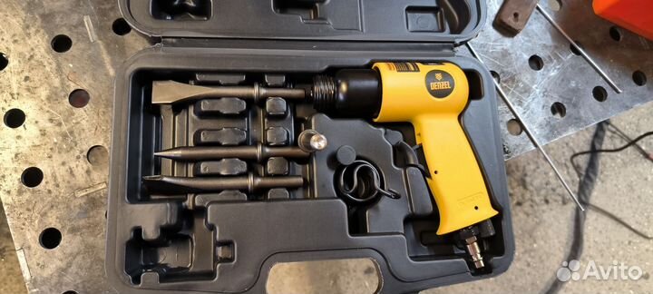 Клепальный молоток для ремонта лодки