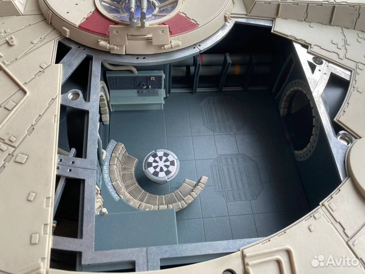 Сокол тысячелетия Millennium Falcon