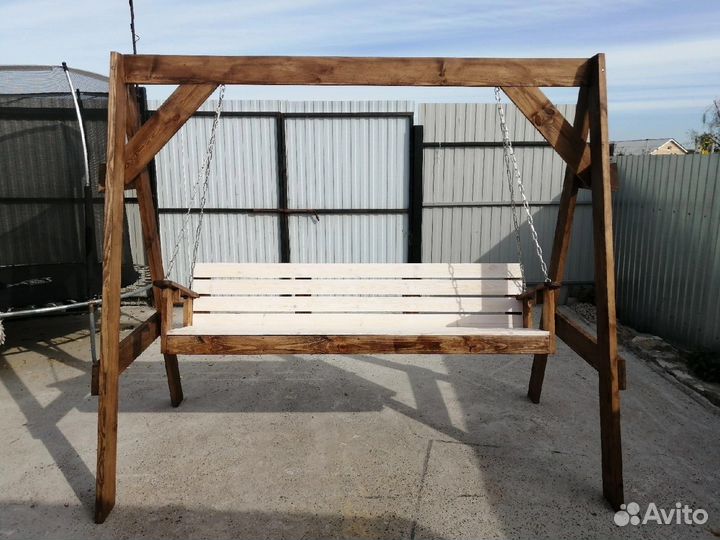 Садовые качели из дерева