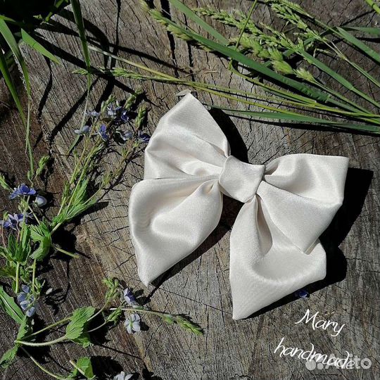 Бант-заколка