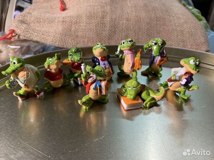 Игрушки из киндера дракончики,крокодилы