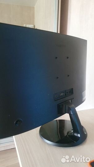 Монитор Samsung C24F390FHI