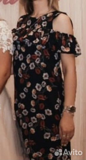 Платье нарядное 42 44
